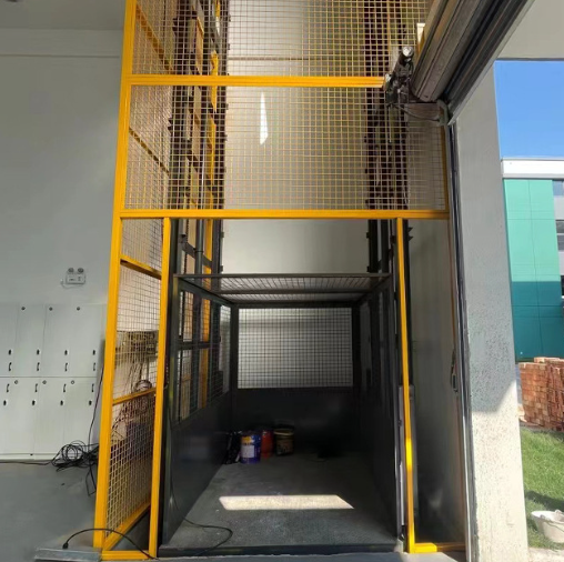 船营导轨式升降机助力物流园破解运输难题